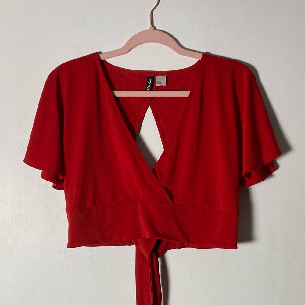 Divided Cherry Red Short Sleeve V-Neck Crop Top Size Large